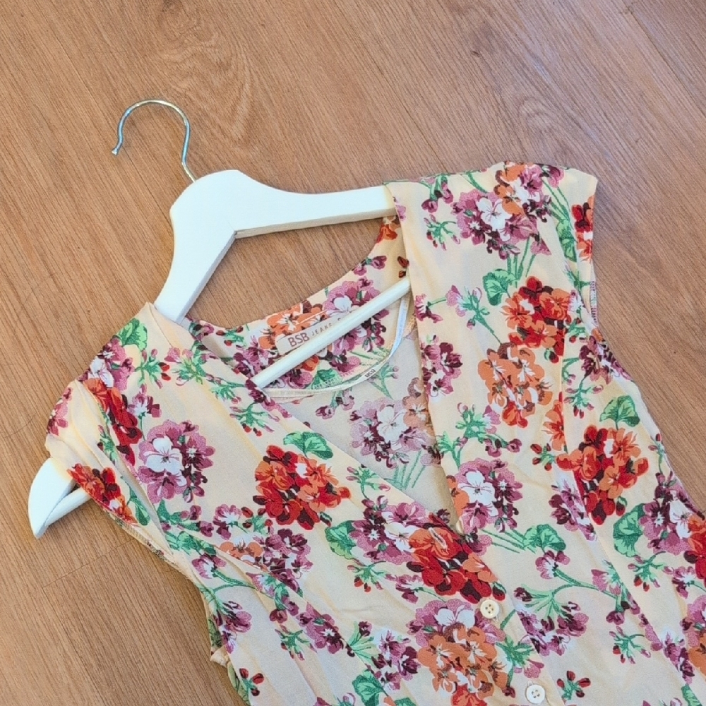 Poshmark Sucks - Picture 2 of 4